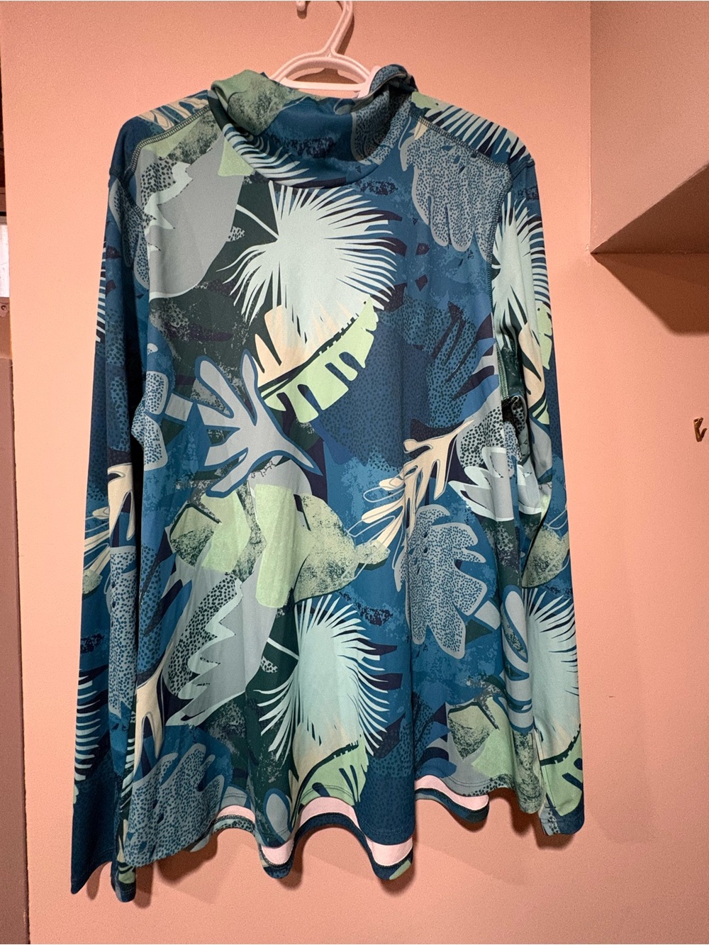World Wide Sportsman Women’s Blue Tropical Print Long-Sleeve Hooded Top